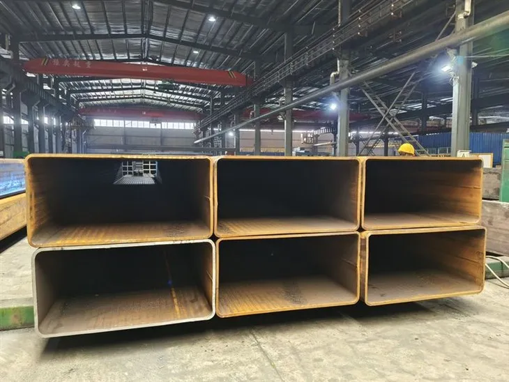 SEÇÃO OCA DE TAMANHO GRANDE